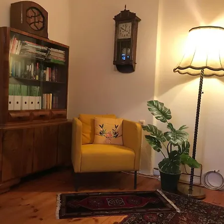 Vintage With Flair In Daire *