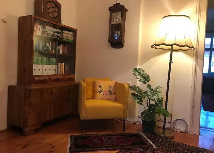 Vintage With Flair In Apartament *