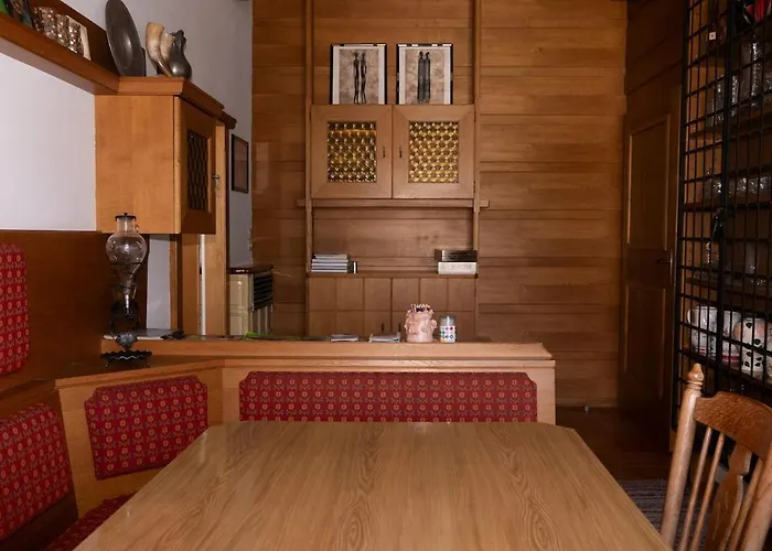 Vintage With Flair In Apartament *